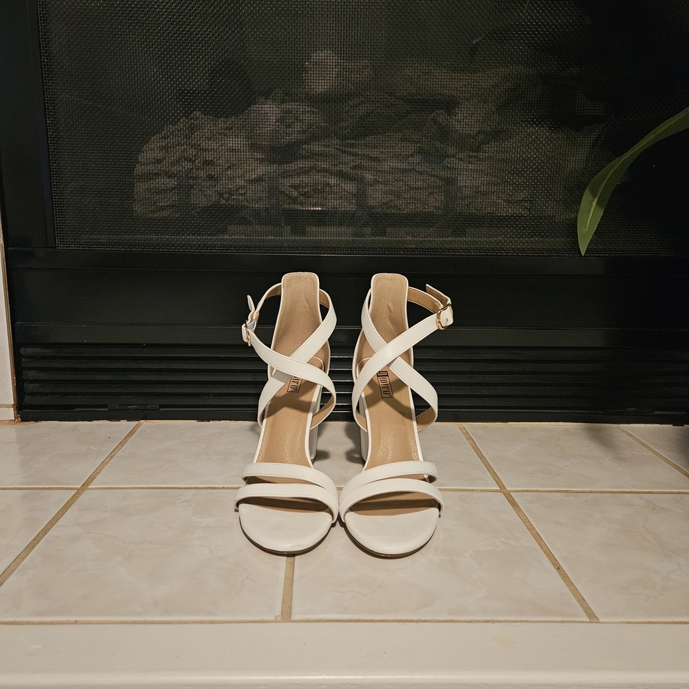 Women's White Open Toe Single Band Chunky Mid Heels